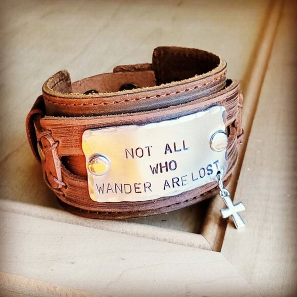 Bracelet Not All Who Wander Are Lost Leather Wide Cuff - Picture 2 of 2